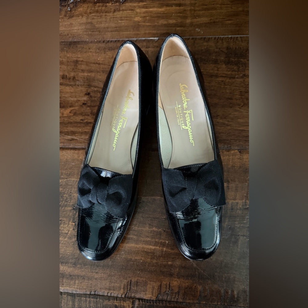 Salvatore Ferragamo Black Verne Leather Bow Flats